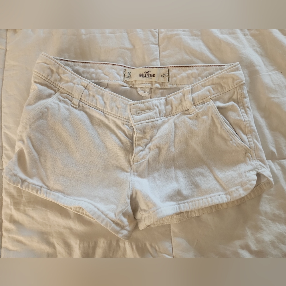 Hollister Low Rise White Shorts Size 00